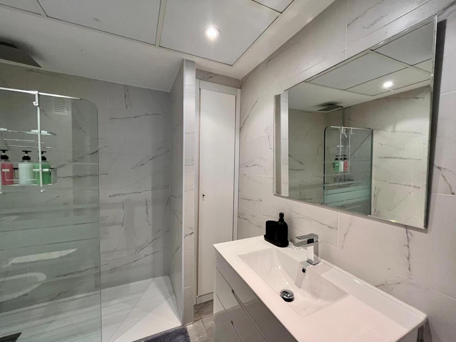 Blue Beach Apartment+Oceanview+Private Parking Valencia Eksteriør bilde